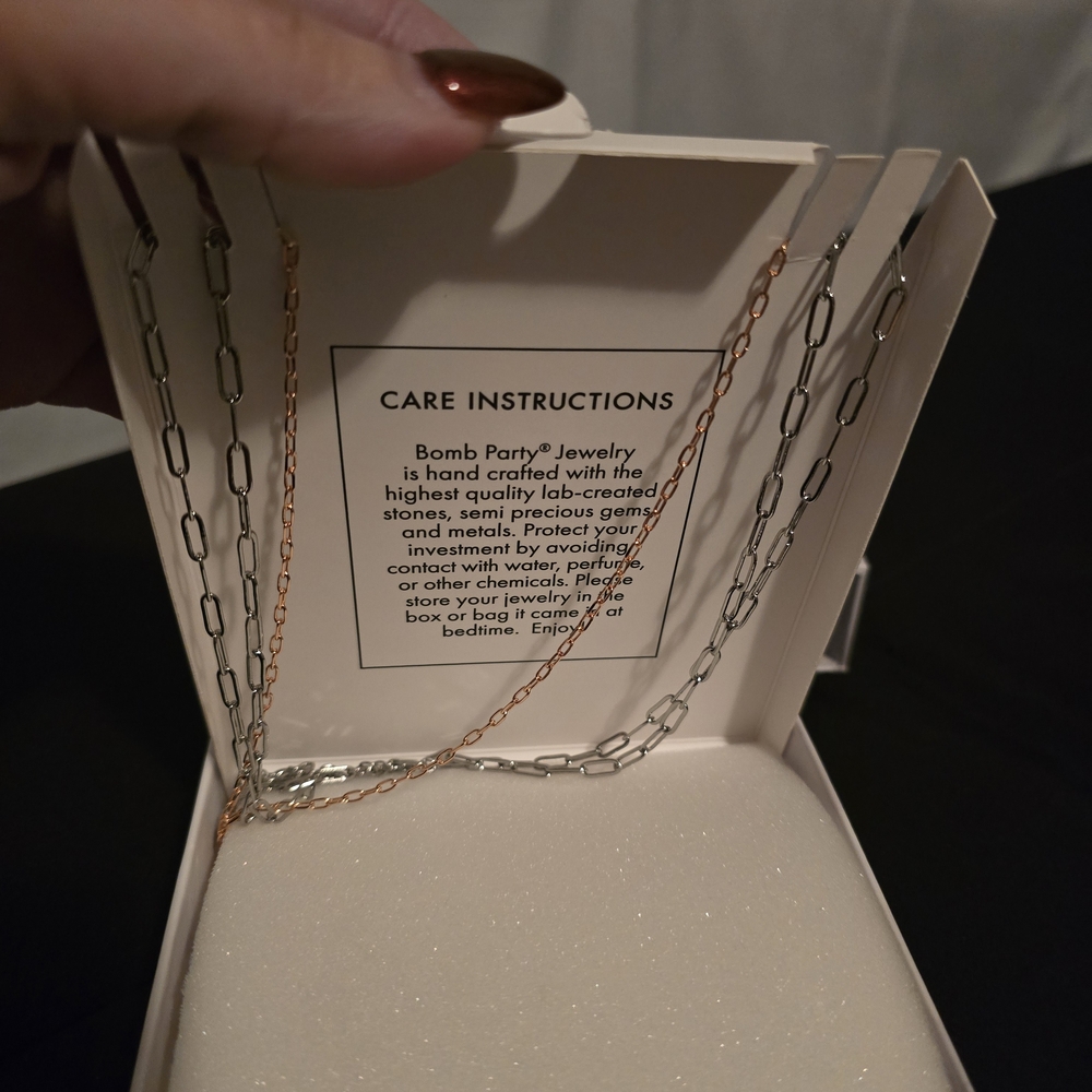 Chic Silver and Gold Necklace Set - Picture 4 of 5